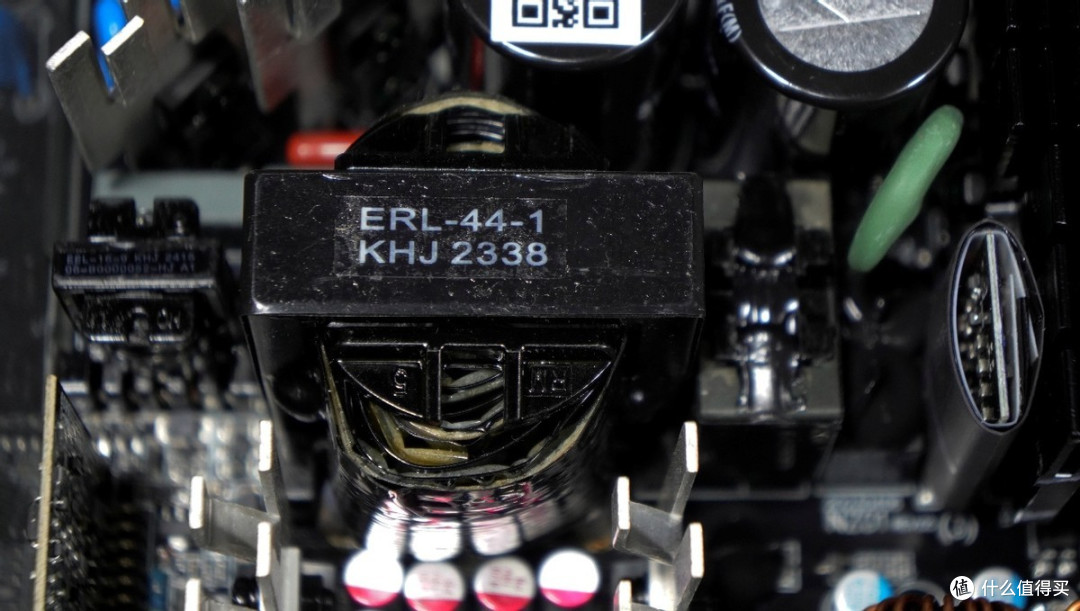 二代逆转弹尘、九毛一瓦,安耐美 PX1200WATX3.1白金电源拆解点评