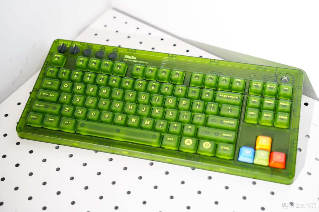 复古与科技的碰撞!八位堂Retro87 X版绿透机械键盘深度体验