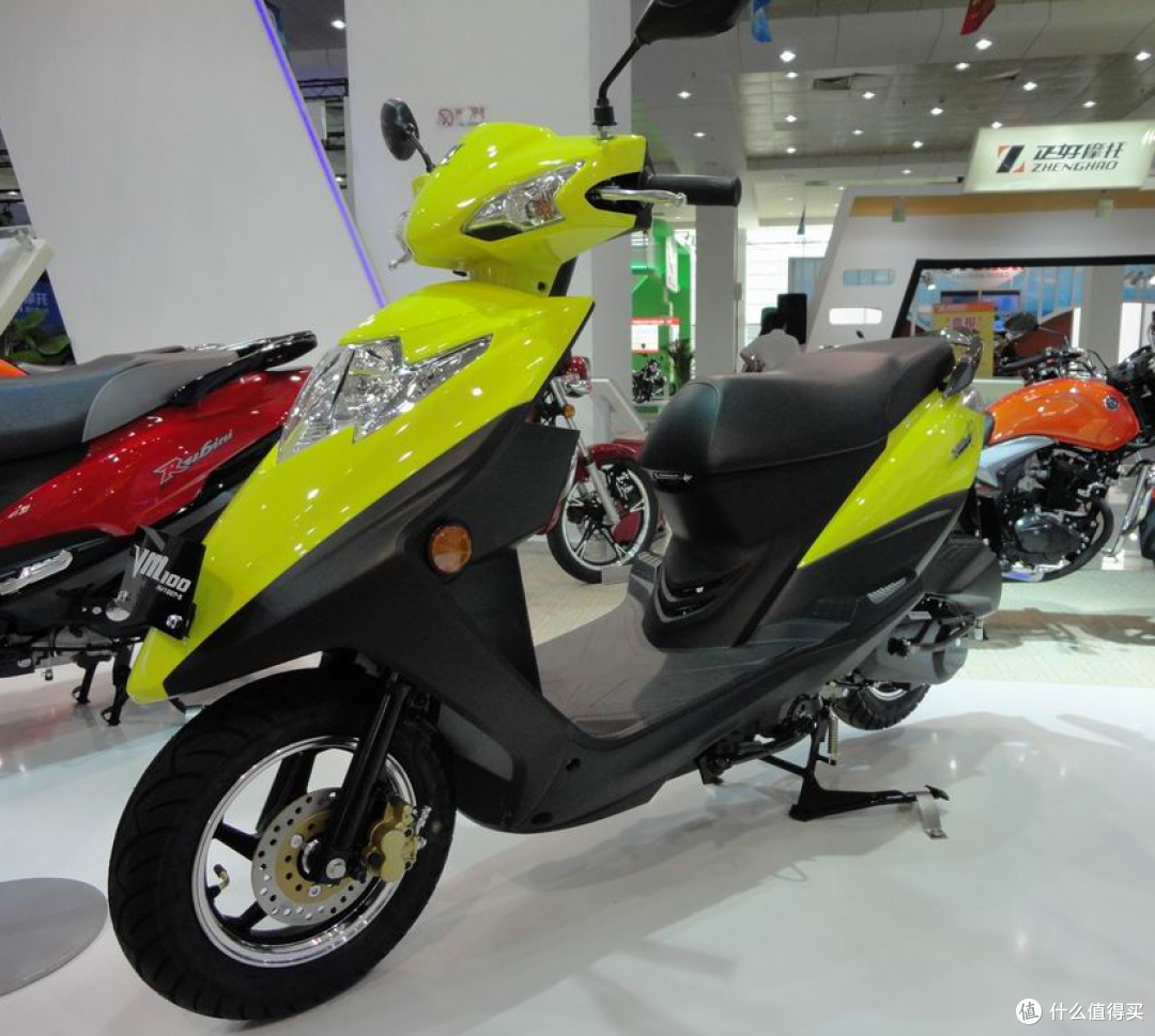 豪爵VM100小排量踏板通勤摩托车