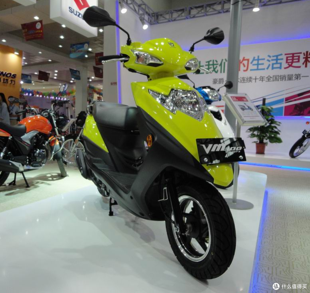 豪爵VM100小排量踏板通勤摩托车
