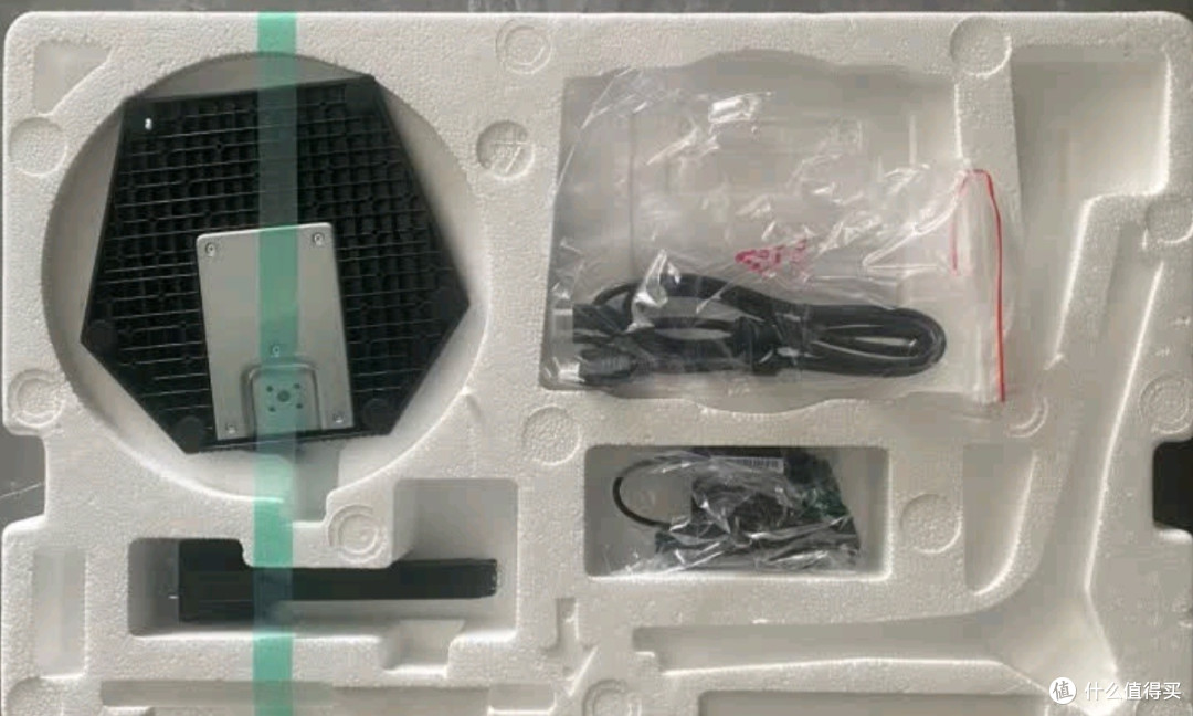硬件低蓝光,护眼电竞两不误