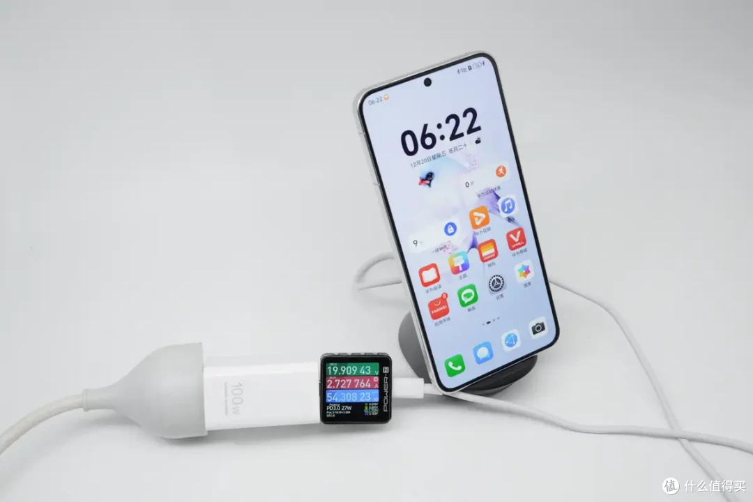 华为Mate 70 50W无线充电实测:耗时约1小时06分钟