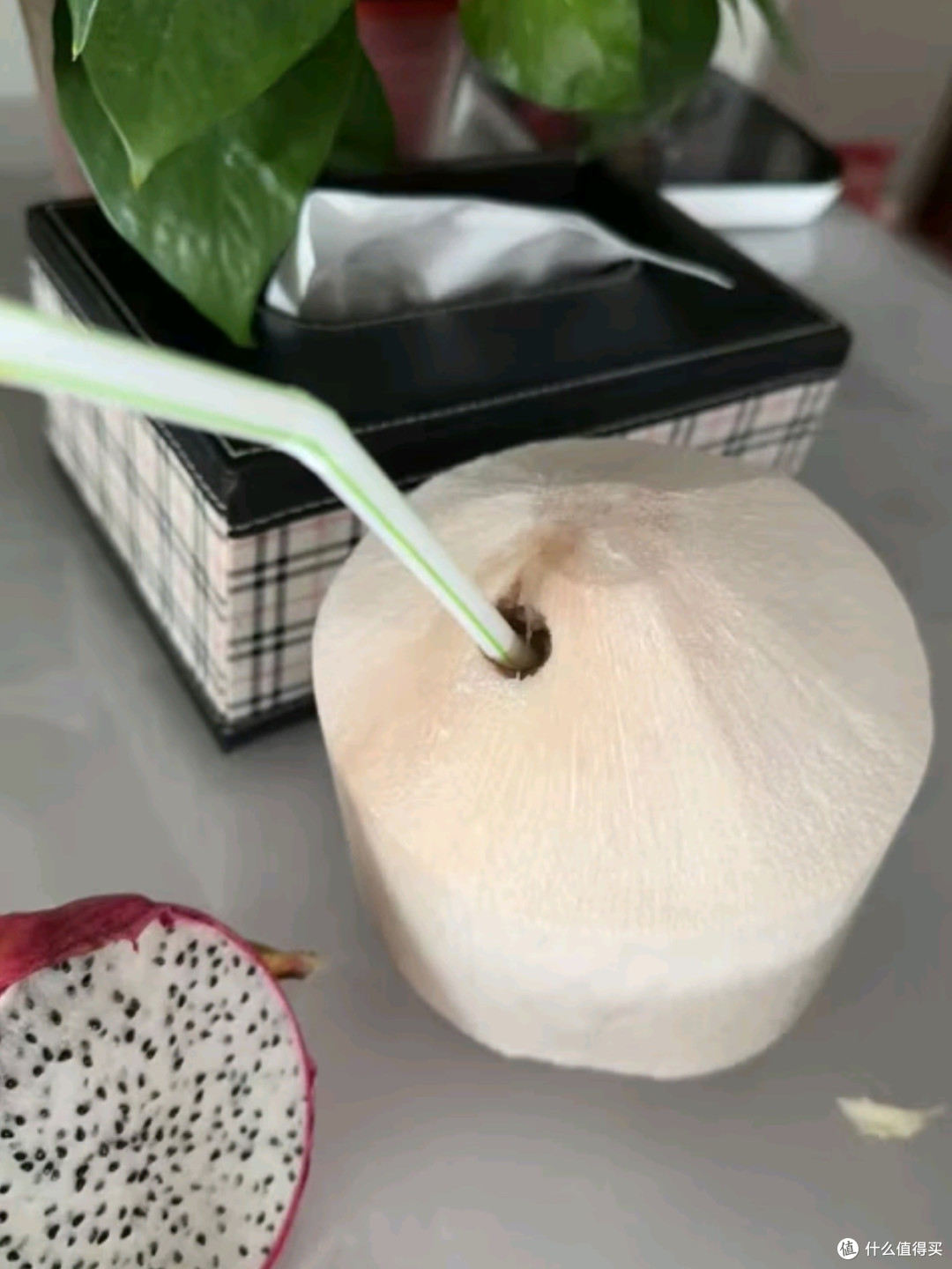 佳农·泰国进口椰青 — 源自热带的清新馈赠，年货礼盒的上乘之选