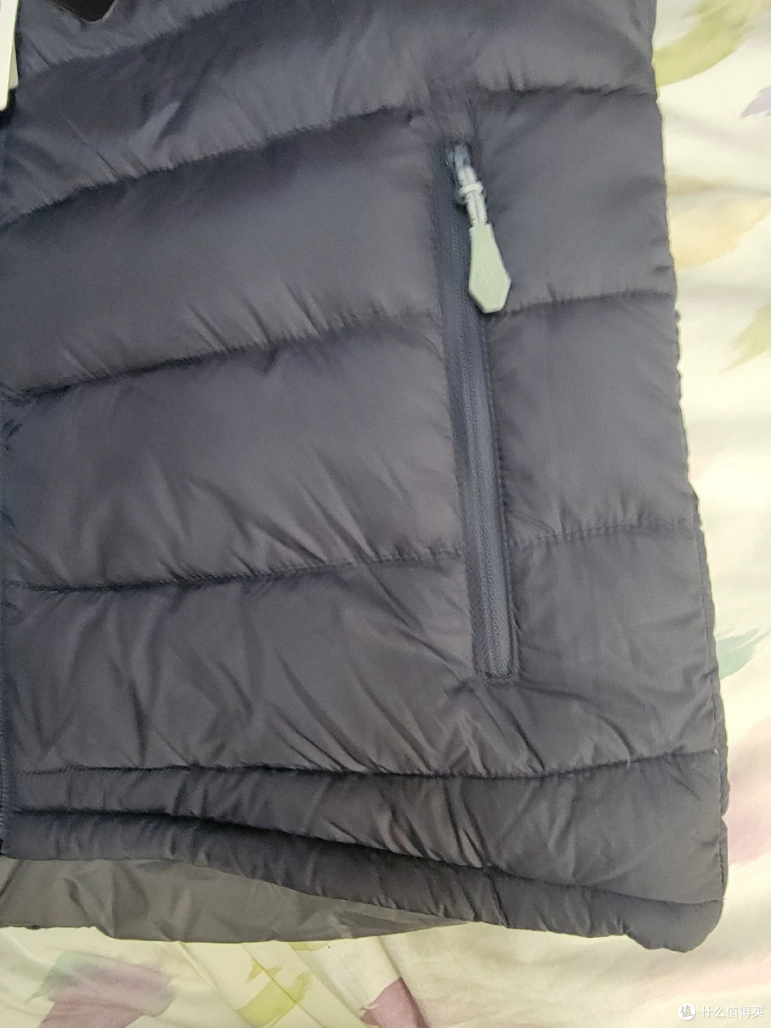 年后再买黑冰鹅绒羽绒服 F8102,好像也只便宜一点点