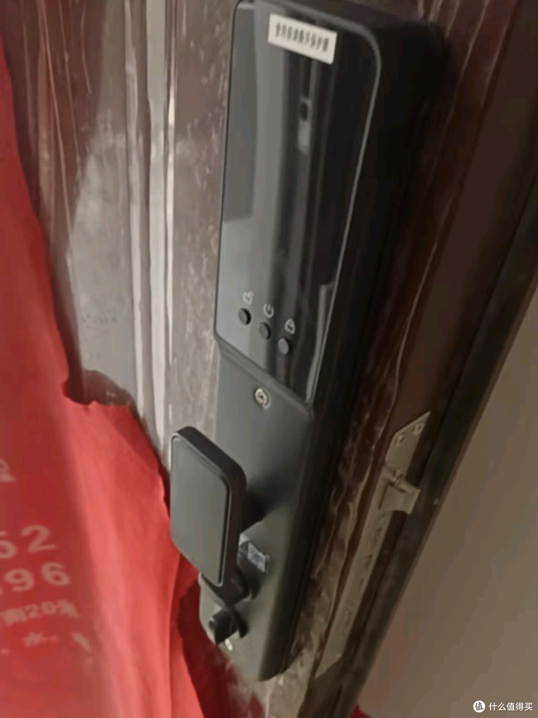 英典R6智能门锁：守护家的安全与便捷
