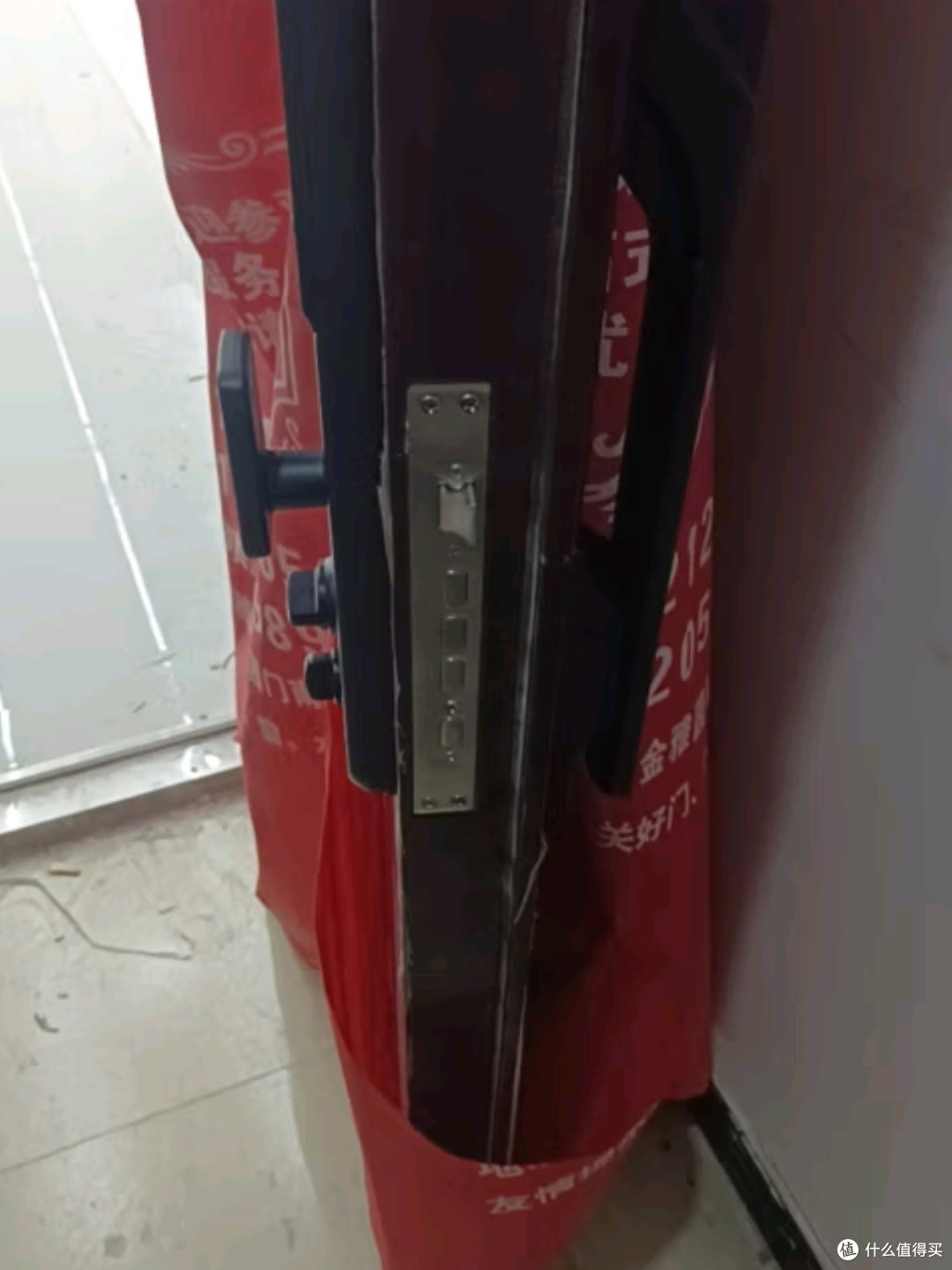 英典R6智能门锁：守护家的安全与便捷