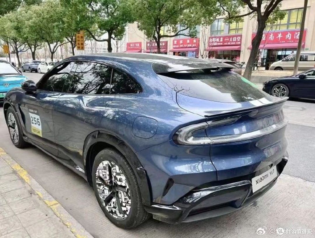 雷军透露新车重要信息！全新YU7续航实力曝光，一千多公里路程补能两次
