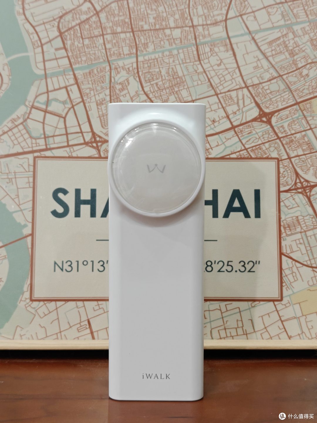 自带线、双向65W、大容量，出门带上爱沃可iWALK拉拉宝MAX就够了