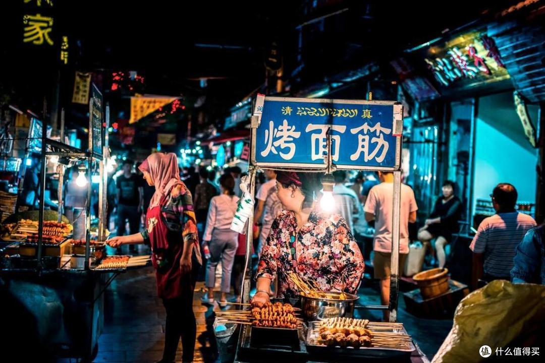 我，山东人，2年走过30座城，认为最热闹的美食街，莫过于这10条