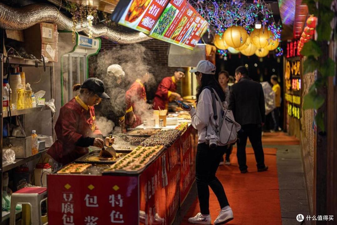 我，山东人，2年走过30座城，认为最热闹的美食街，莫过于这10条