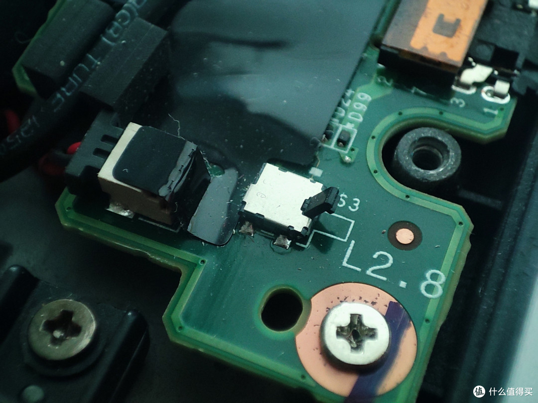 开盖检测器，固件中可以设置开盖报警，商务本专属