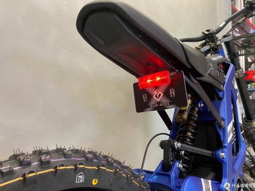 轻蜂3C:高性能电动越野摩托车,引领绿色骑行潮流