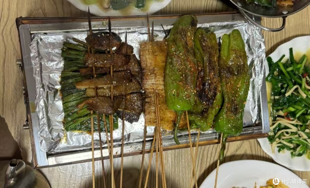 元宵节别人都是吃汤圆水饺,我和同事选择了吃素烧烤。