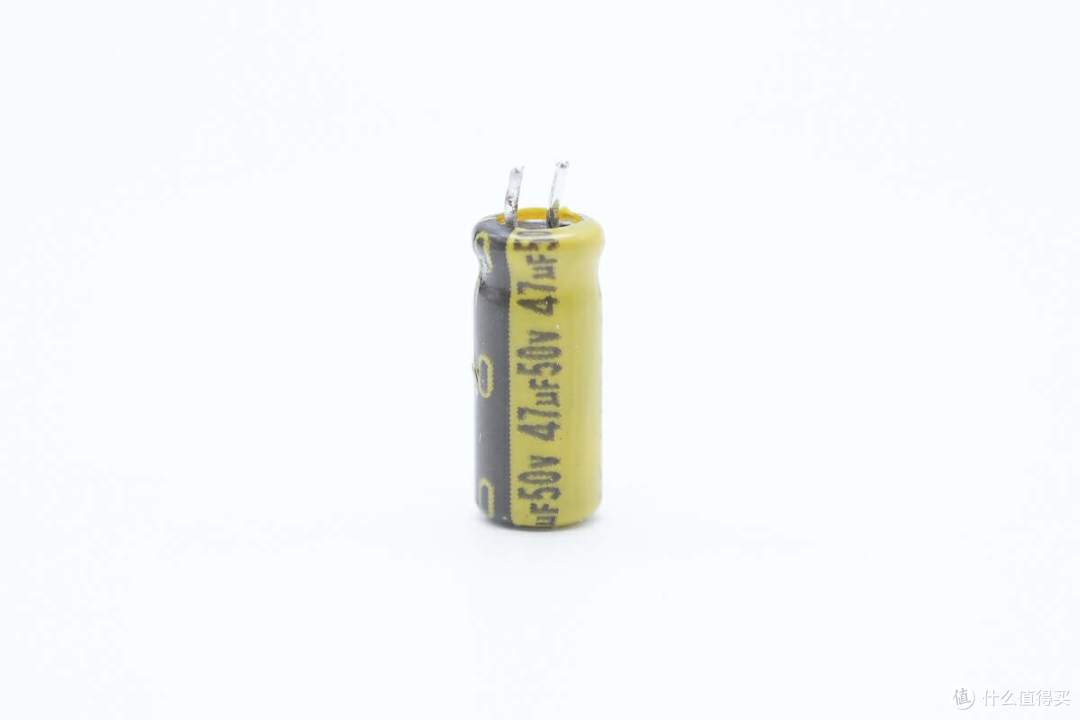 拆解报告:同长盛180W 3C2A氮化镓桌面充电器