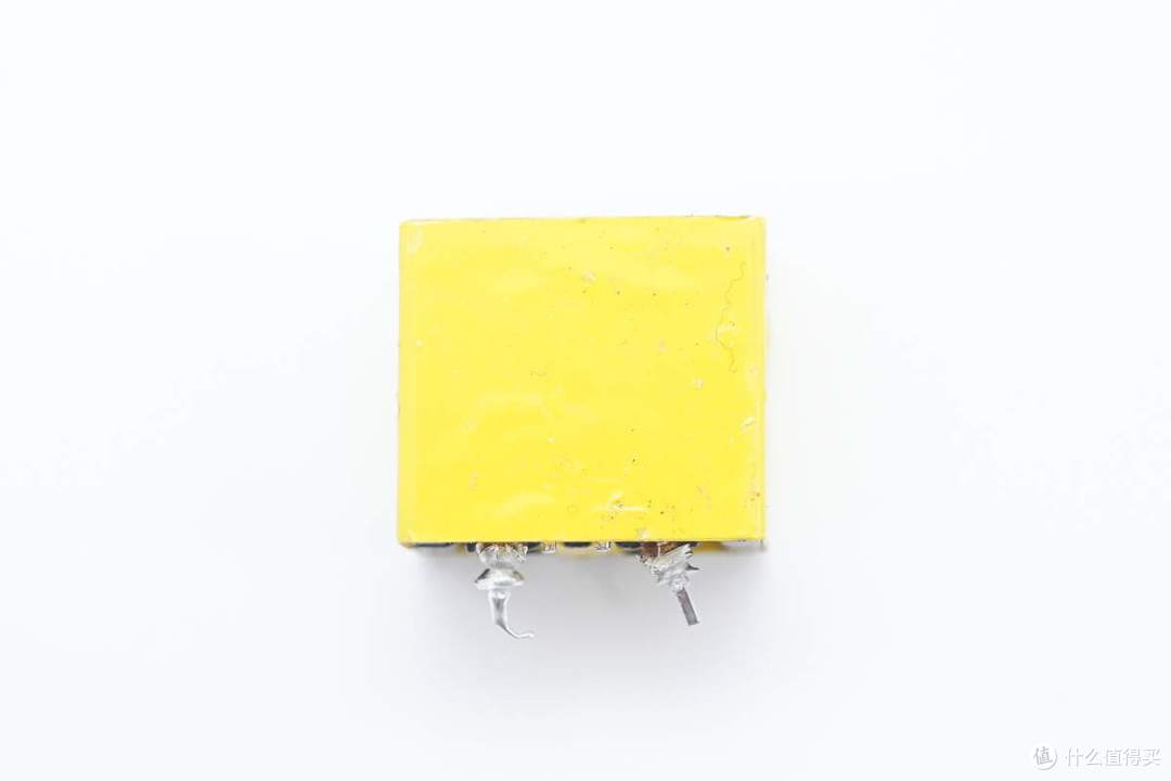 拆解报告:同长盛180W 3C2A氮化镓桌面充电器