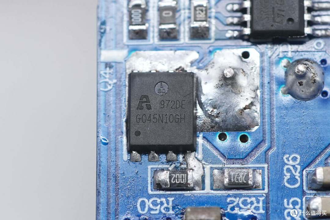 拆解报告:同长盛180W 3C2A氮化镓桌面充电器