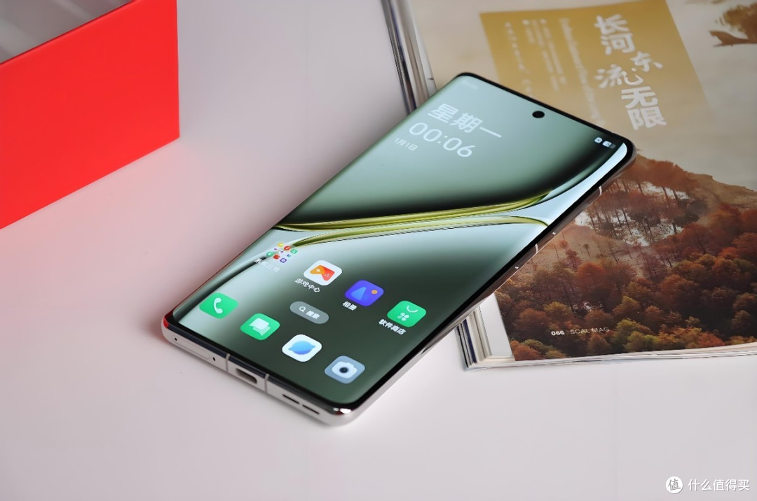 OPPO卷出新高度：24GB+1TB跌至2924元，骁龙8Gen3+6100mAh