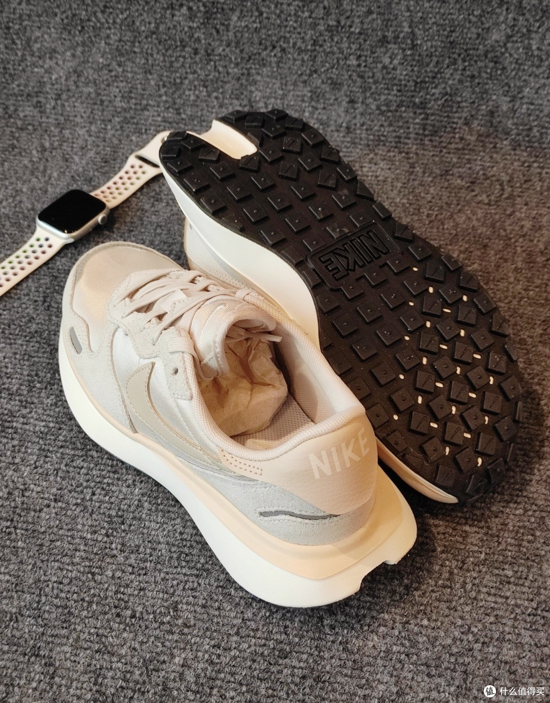 🏃‍♂💨 Nike Phoenix Waffle：复古潮流，舒适之选 