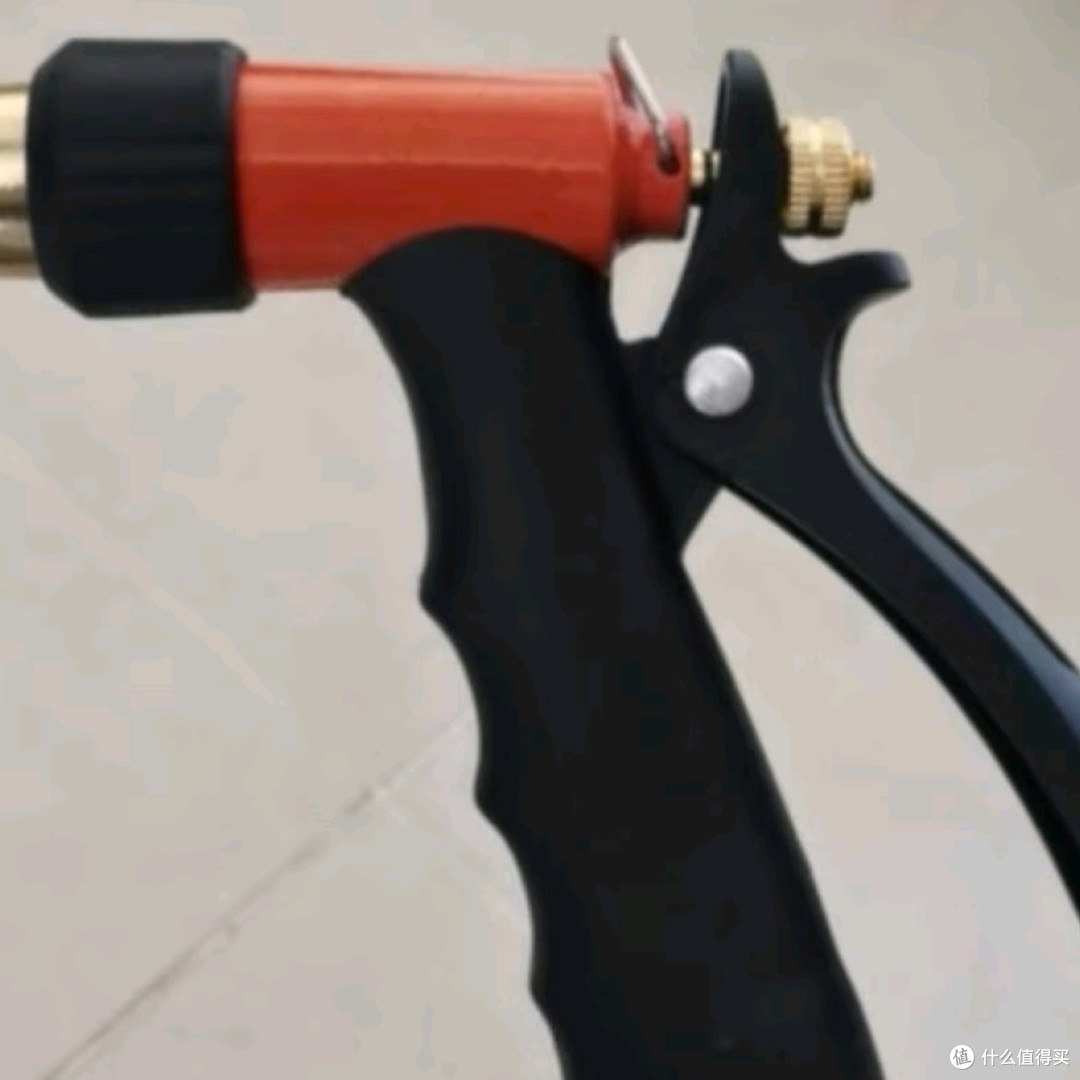 奥瑞驰高压力水枪:家用洗车新纪元,清洁生活的高效神器