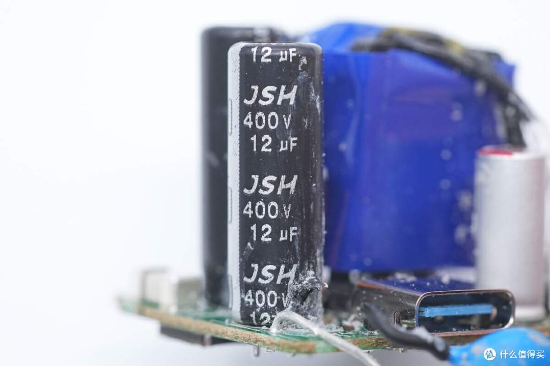 拆解报告：ANKER安克Zolo 20W氮化镓充电器A2699