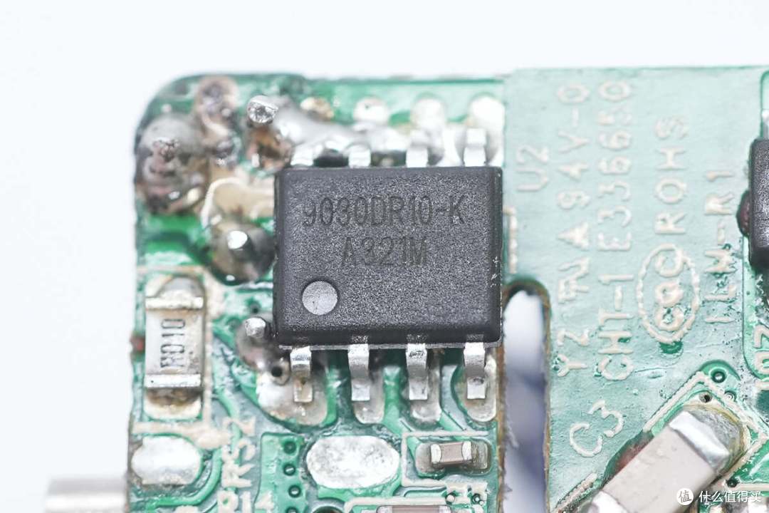 拆解报告：ANKER安克Zolo 20W氮化镓充电器A2699