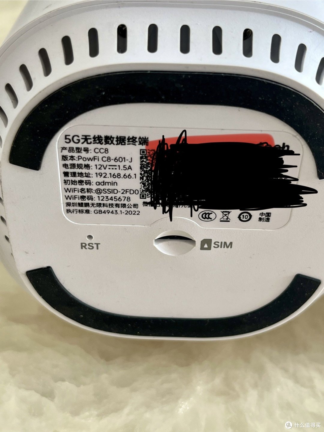 601的卡槽是弹出式，而且601只能通过外部散热。