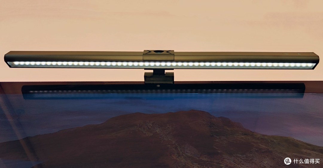 熬夜不伤眼、照明新体验,桌面新宠书客SKR1屏幕挂灯测评