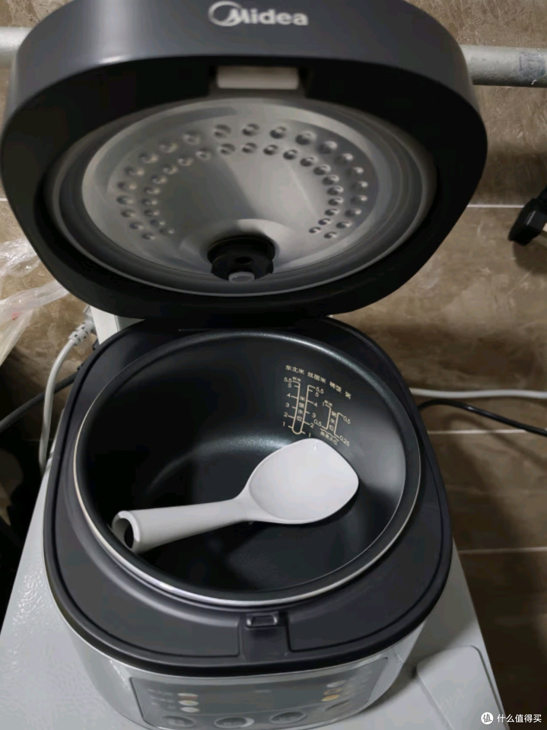 美的（Midea）FB30Q1-406K电饭煲：智能烹饪，美味生活