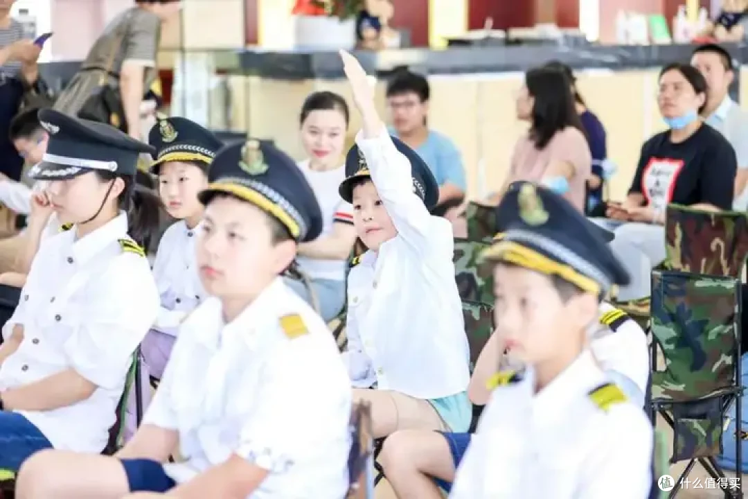 苏州三六六社会实践:青少年直升机户外研学体验,点燃航空梦想!