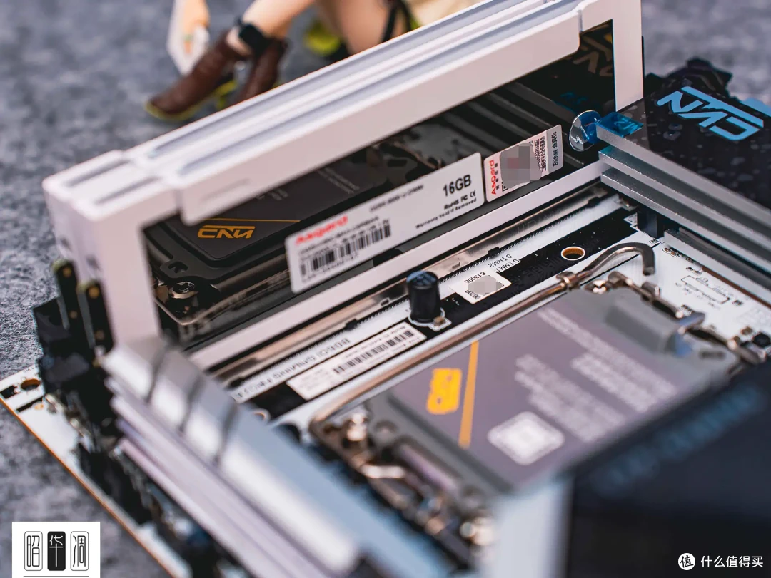 阿斯加特博拉琪 II 代 DDR5 内存:颜值与性能兼备的电竞神器