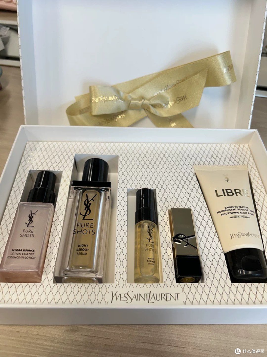 YSL圣罗兰夜皇后精华液:夜间修护,焕活肌肤