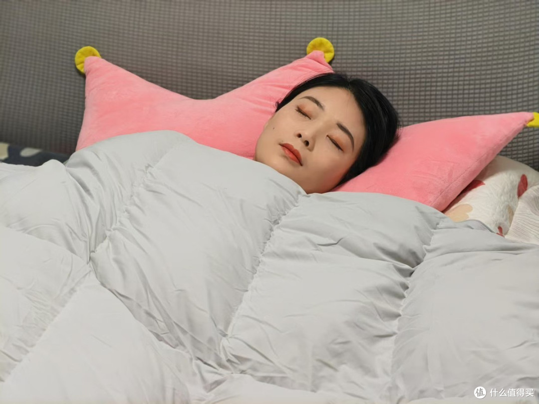 高品质睡眠的秘密：愉悦之家轻音抗菌羽绒被