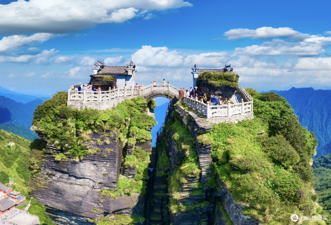 这4条藏在山山水水里的自驾线,抓紧了春天的流量密码!