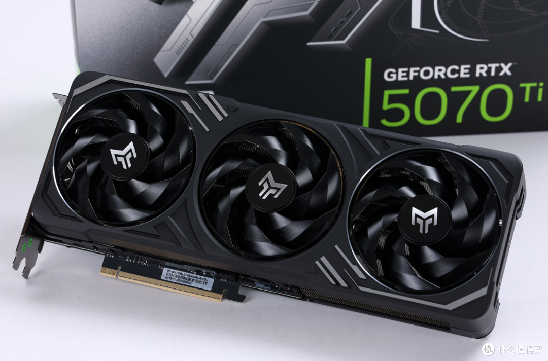 性能直逼4080S?RTX5070Ti金属大师OC显卡搭配9800X3D装机实测