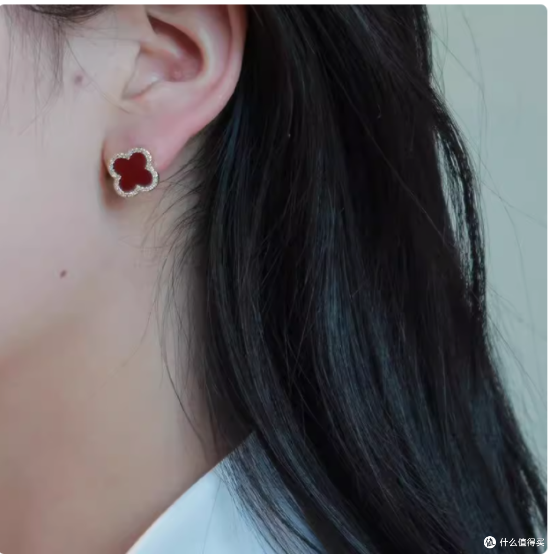 被追问无数次的 Simple Love Acc 红色四叶草耳环,美到犯规!