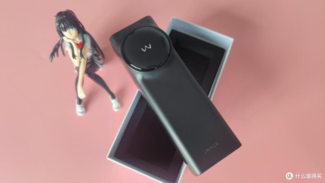 iWALK(爱沃可)拉拉宝MAX自带伸缩线充电宝测评:便捷充电新体验
