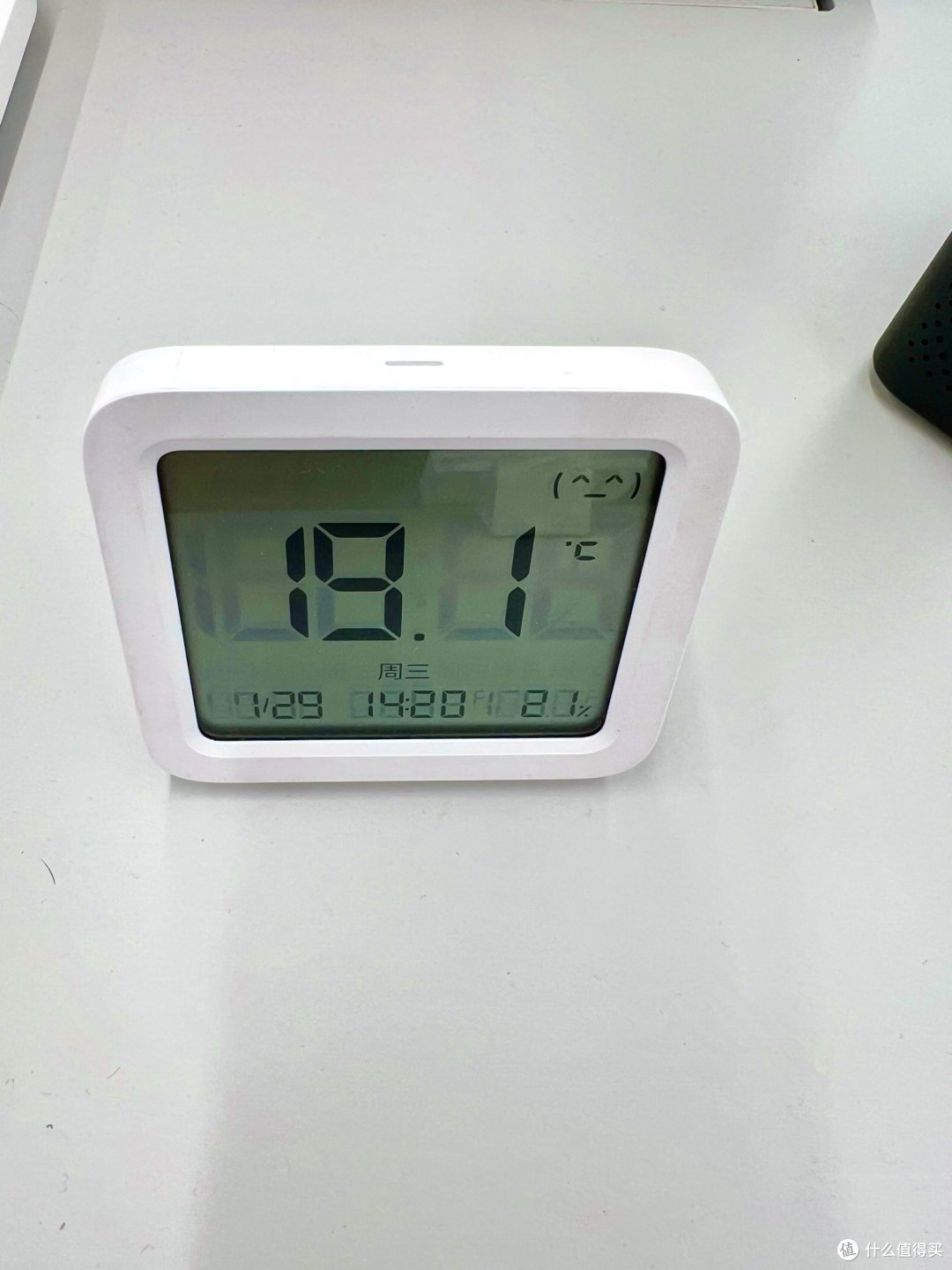 打工人的桌面上可以放一个米家智能温湿度计 3,打造舒适智能生活