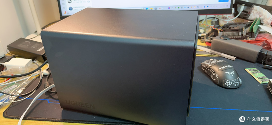 800元买绿联DX4600,性价比逆天!(绿联四盘位初体验)