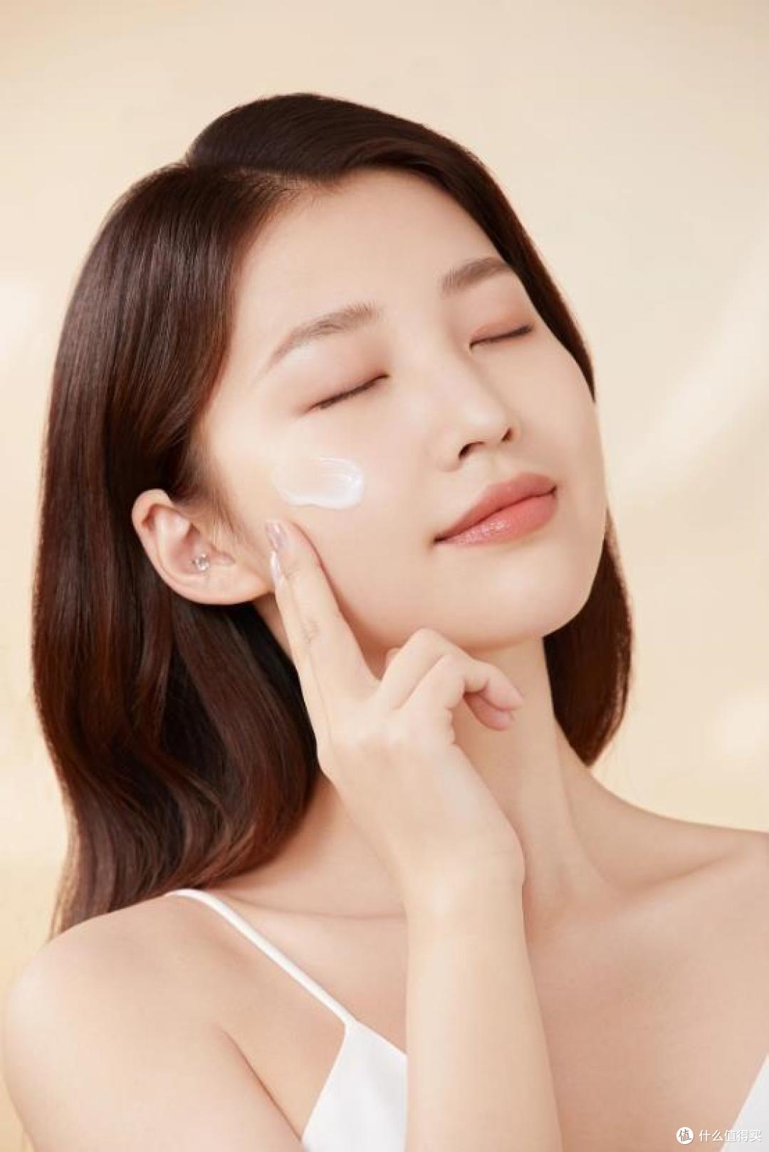 别再乱找美白面霜了!这些国货之光好用到哭