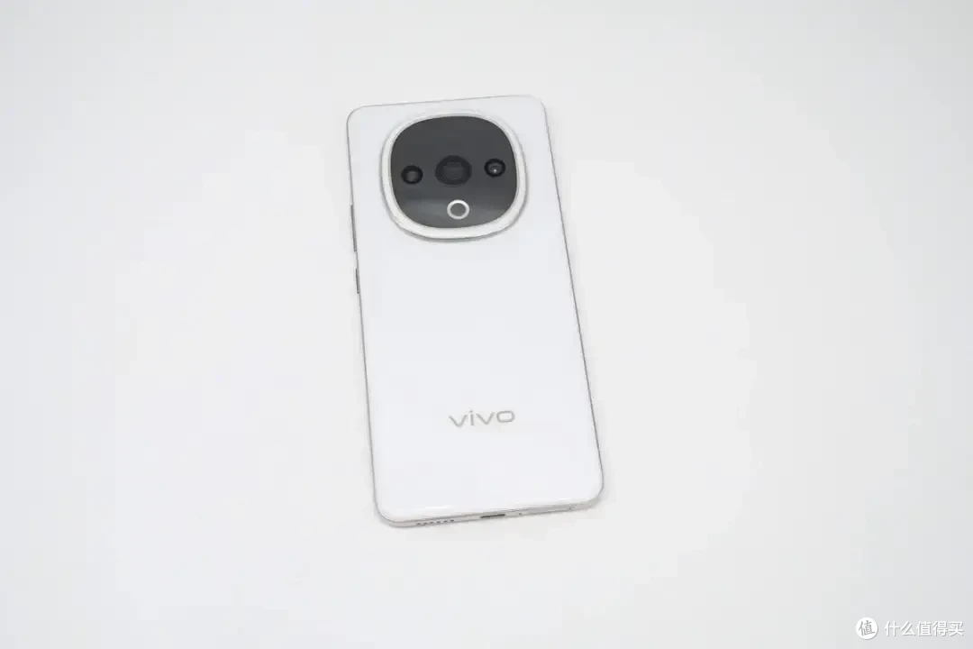 这些AI手机的原装充电器都由一家工厂代工