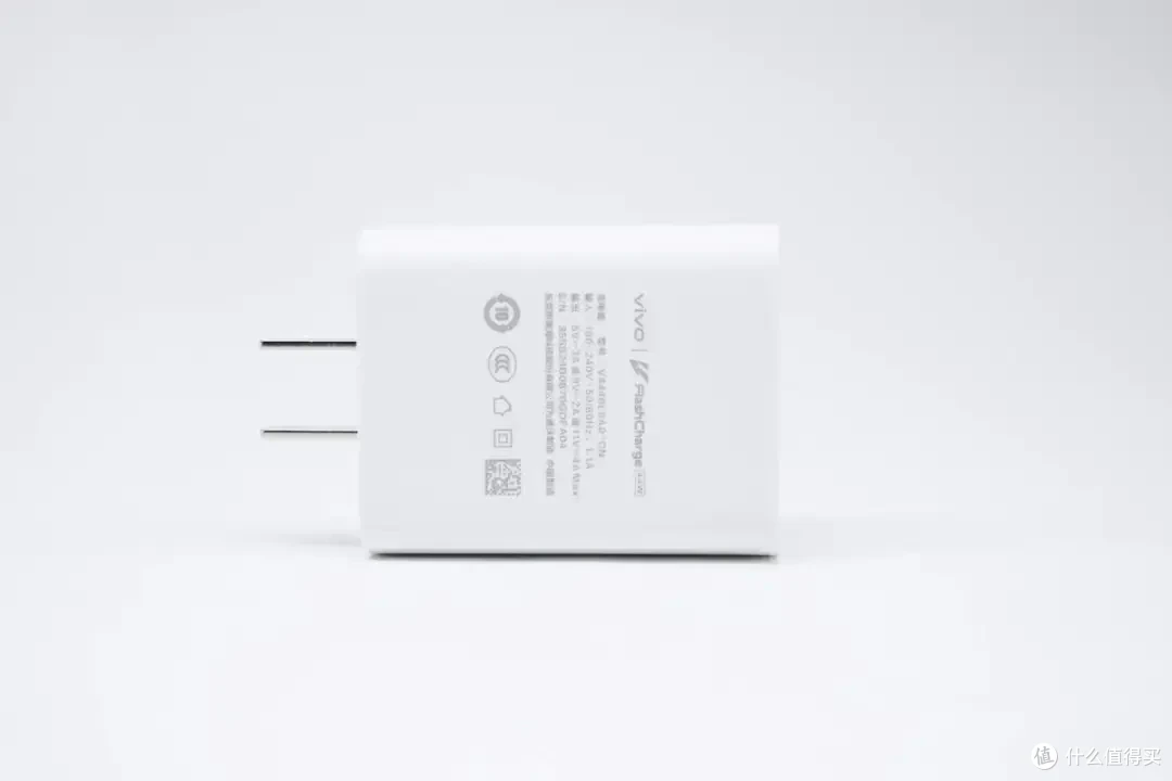 这些AI手机的原装充电器都由一家工厂代工