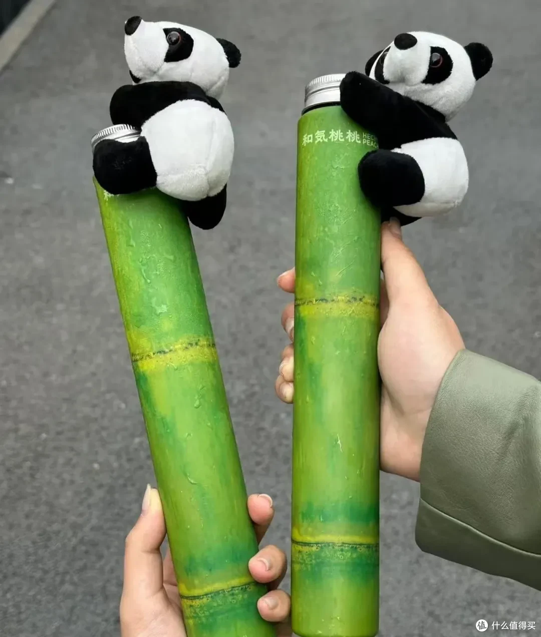 杯子比奶茶更火！奈雪新品靠“小方杯”走红？
