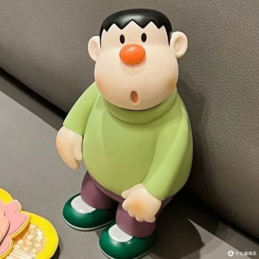 办公桌面新宠:胖虎手办陪你度过忙碌时光