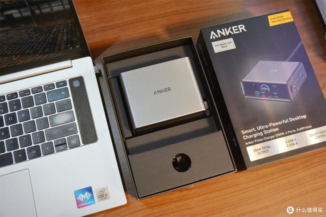 充电界的降维打击,AnkerPrime 桌面充电站Pro,250W功率随心可调