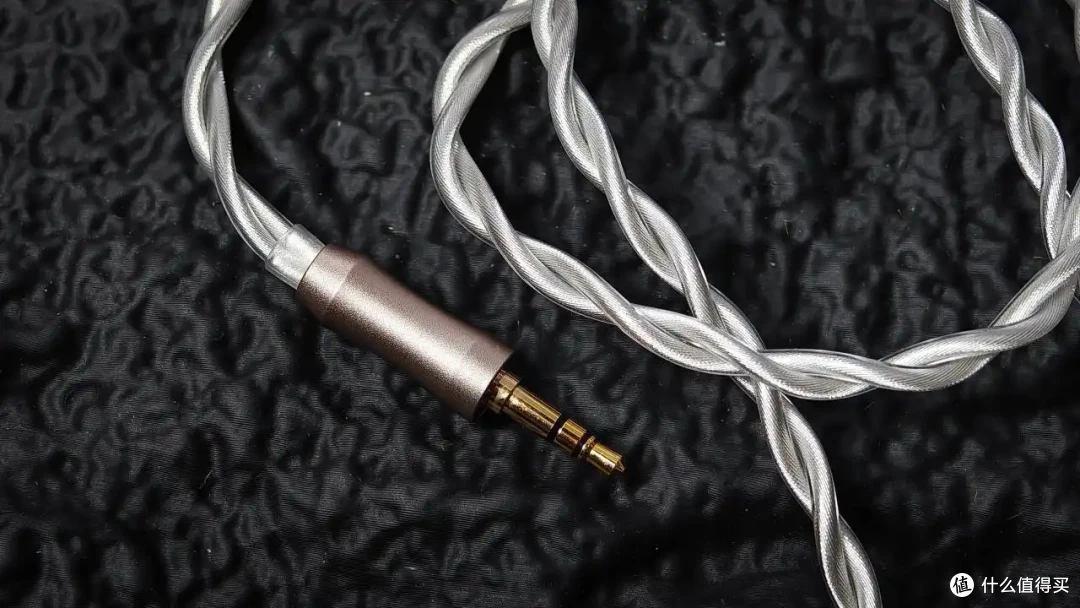 未上市就海外频频获奖的HIFI耳机？斯唯嘉鹊体验如何
