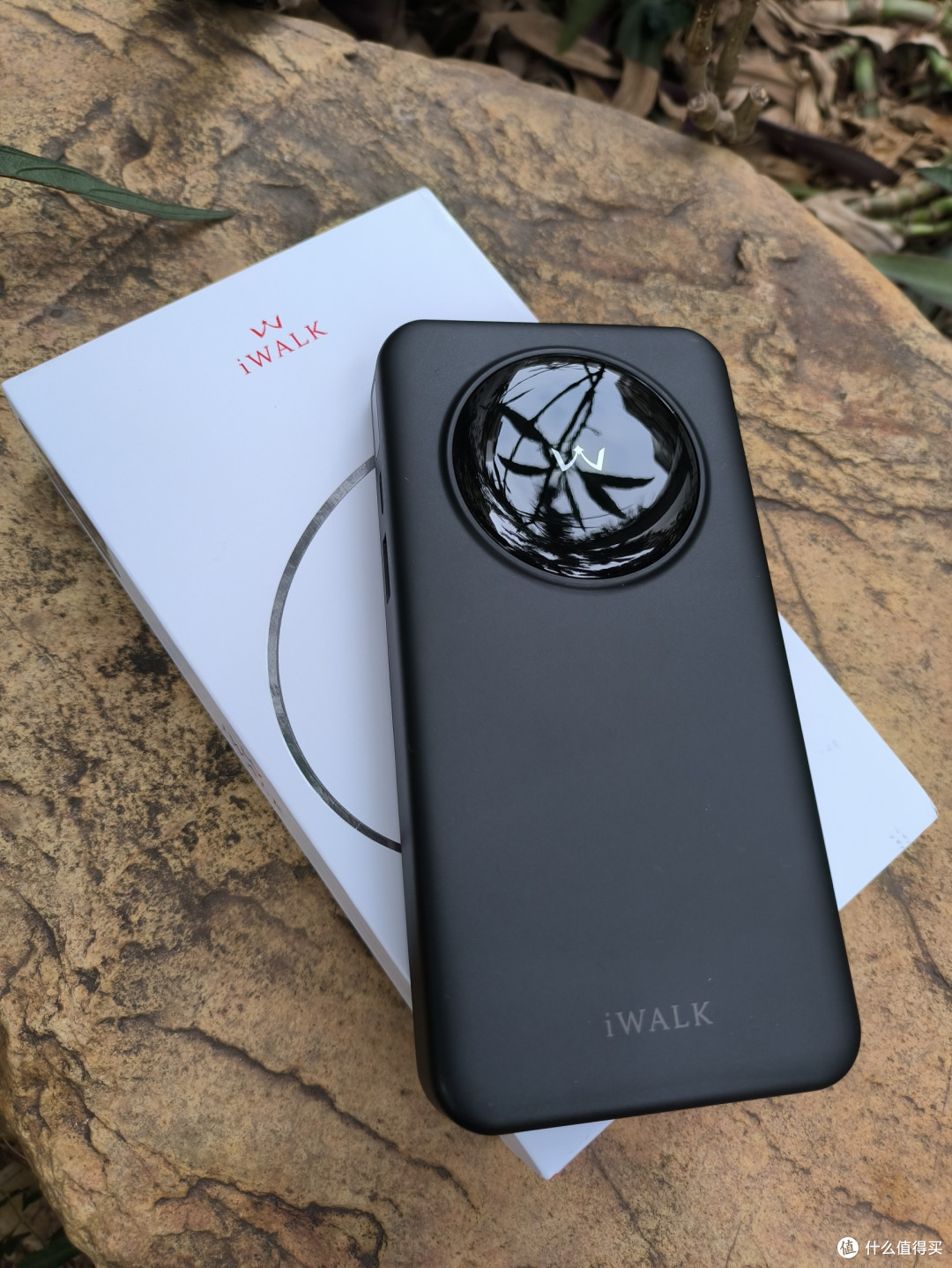 爱沃可充电宝:轻薄快充,出行好伙伴,一拉就来电