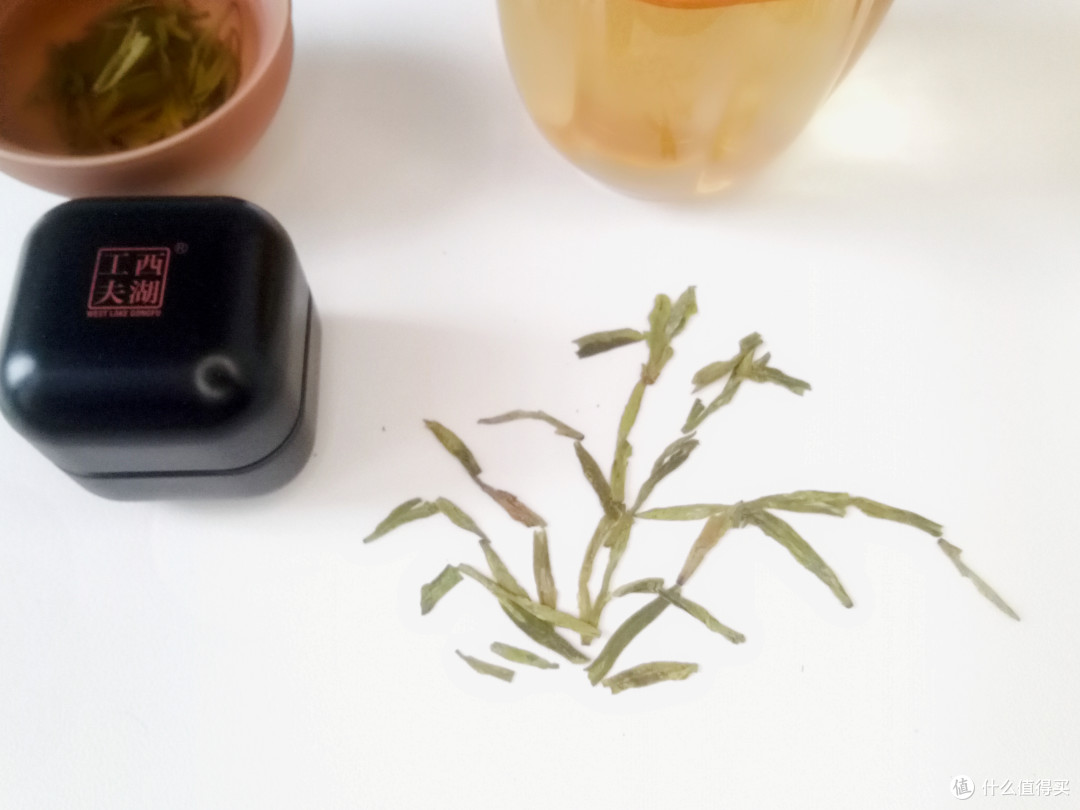 叶片规整，拼了个兰花还不错吧？！是不是有符合画画花花的主题呢