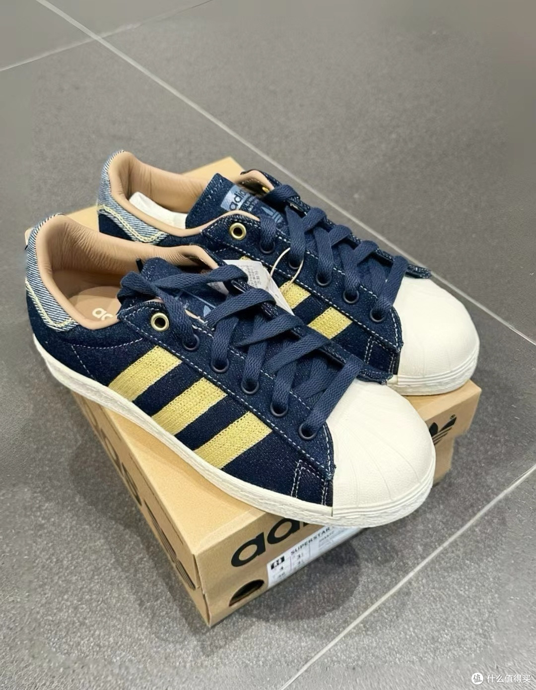 黄蓝碰撞,经典重塑:adidas Originals Superstar 82