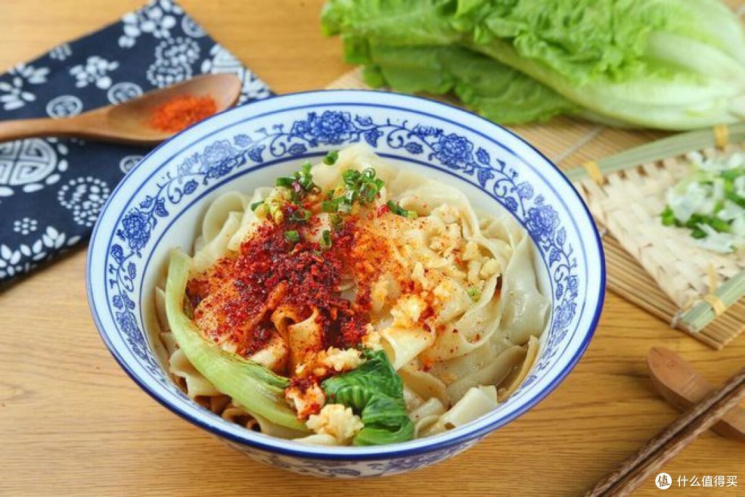 油泼面是哪里的特产?它有几个名字?