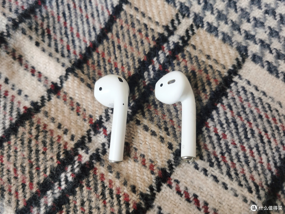 苹果AirPods(第 1 代)我还在用,家人们能给我推荐一个耳机吗?